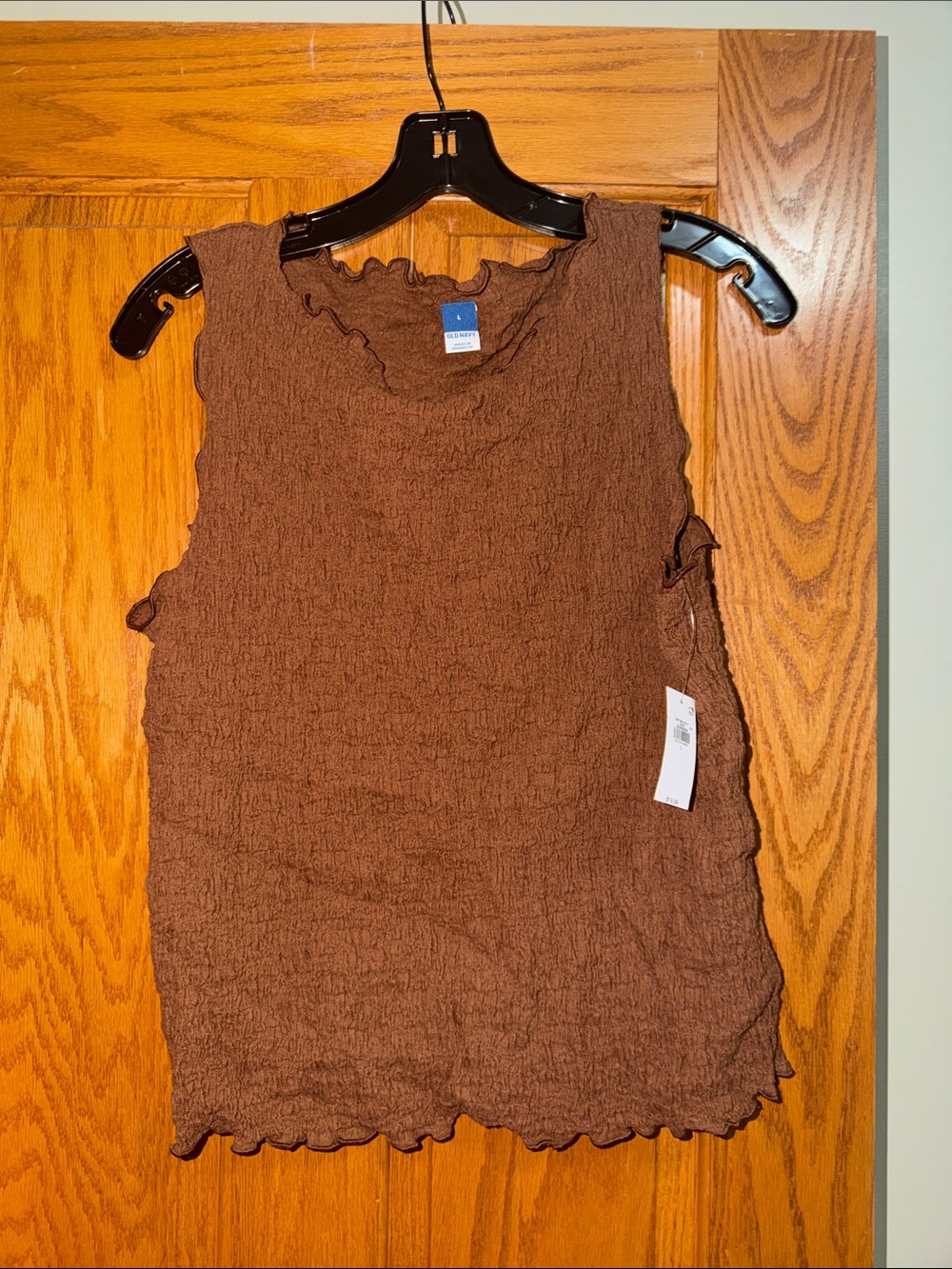 Old Navy Sleeveless Textured Ruffle Tank Top - Women